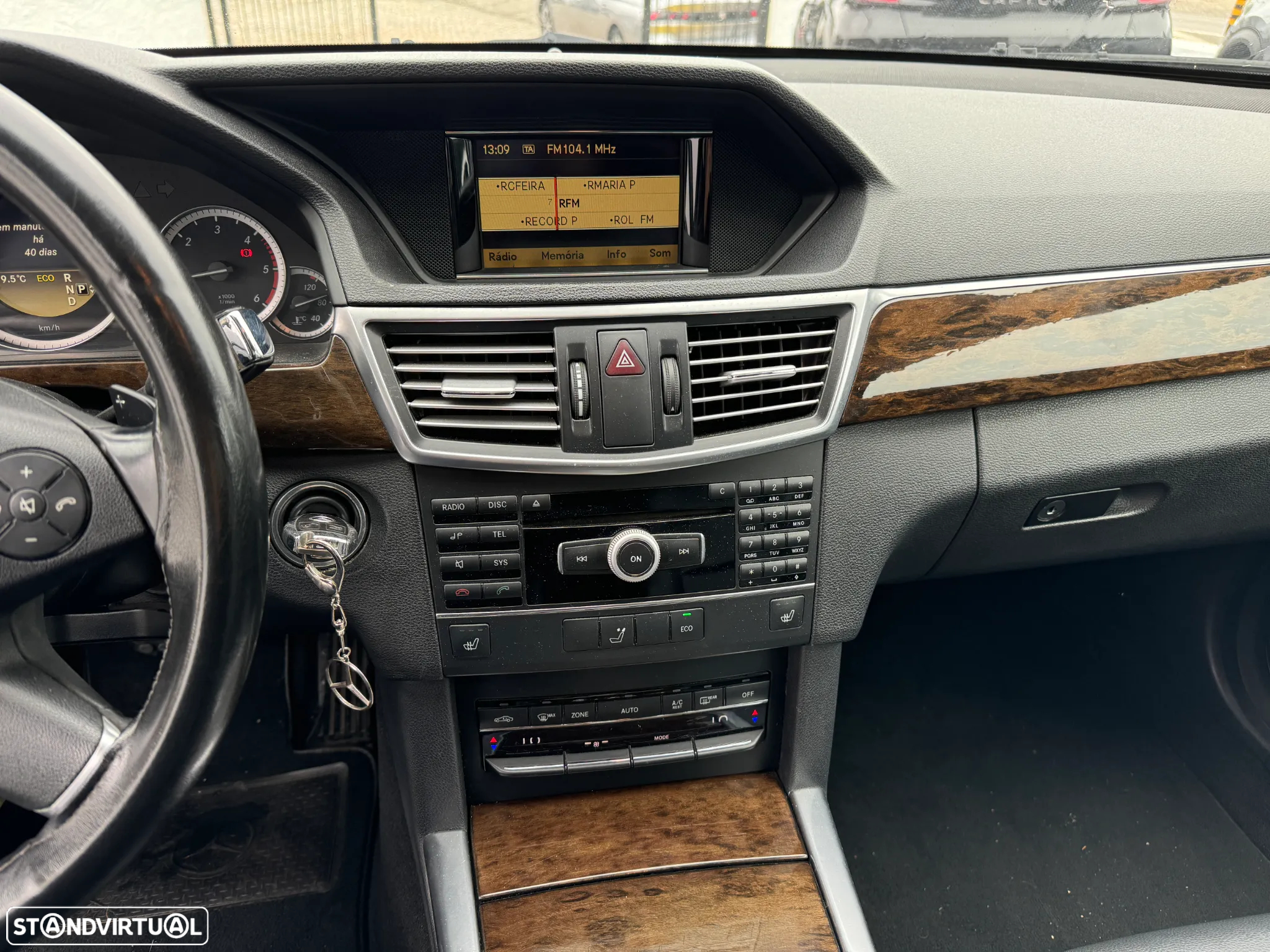 Mercedes-Benz E 200 BlueTEC Classic Auto - 14
