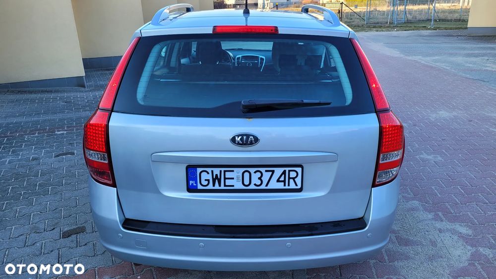 Kia Ceed - 8