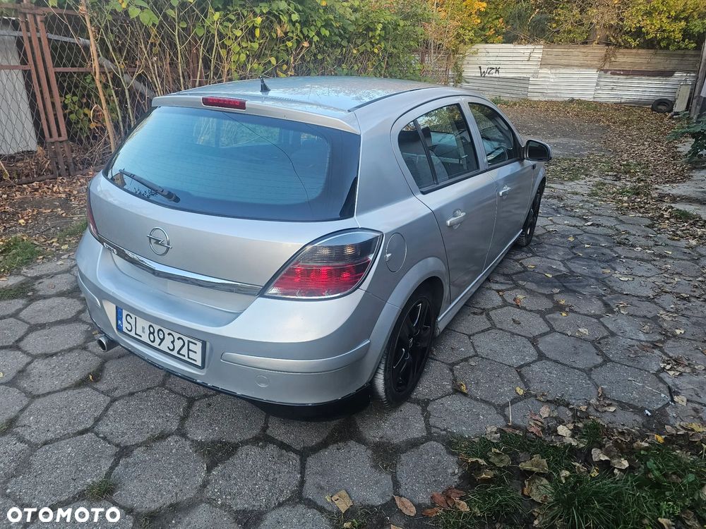 Opel Astra 2009 photo 4