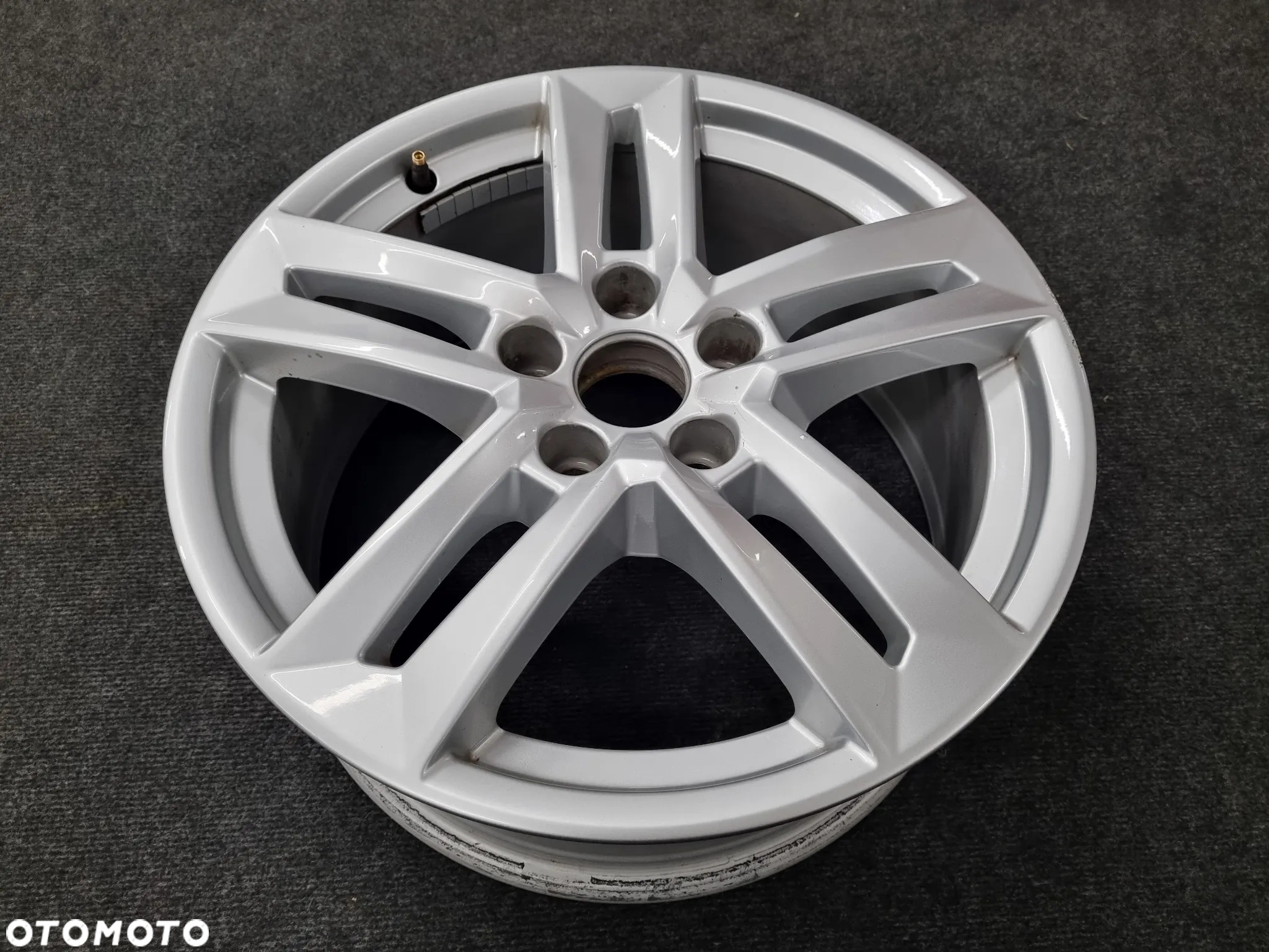 Alufelgi Audi A4 B9 17 cali 5x112  8W0601025P 1szt. - 2