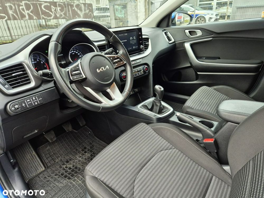 Kia Ceed 1.5 T-GDI M - 10