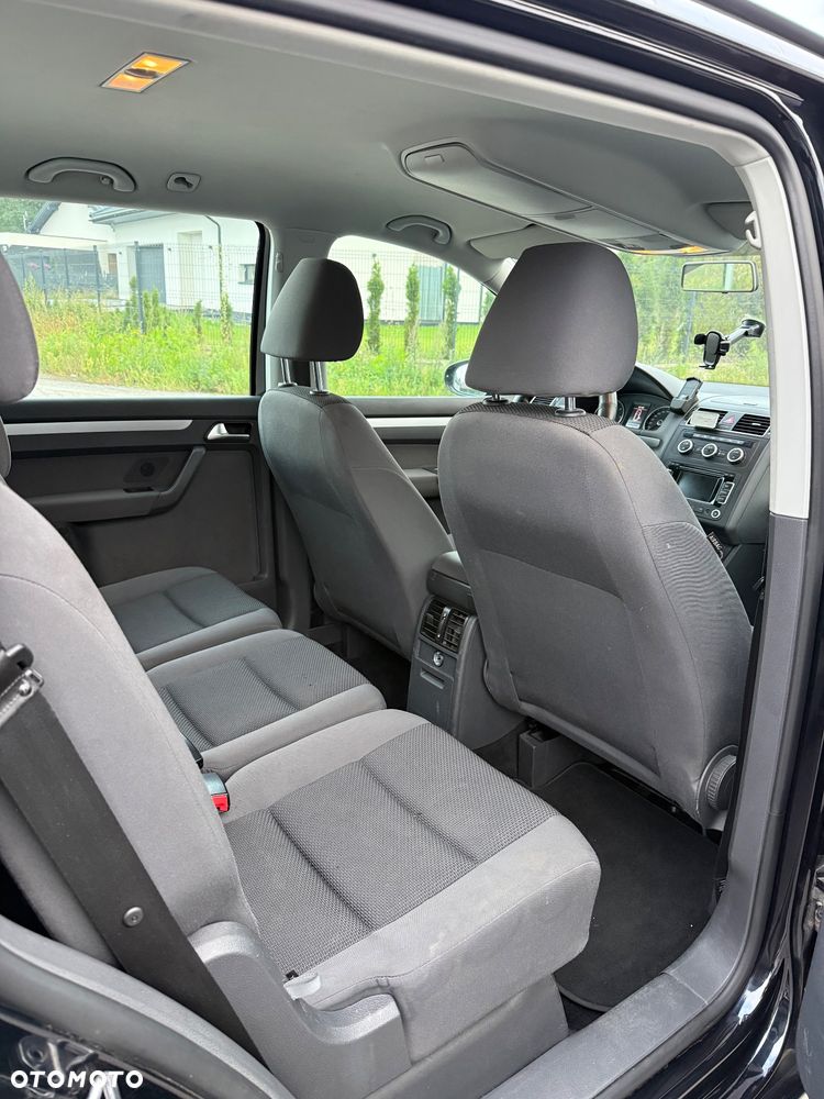 Volkswagen Touran 1.6 TDI DPF Highline DSG - 4