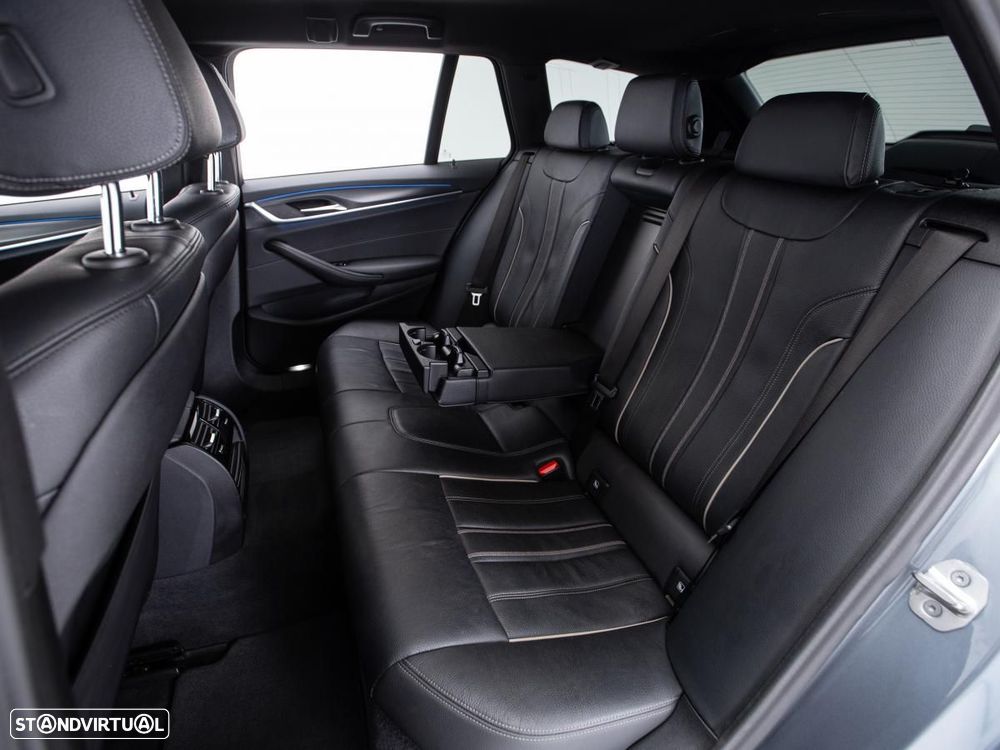 BMW 520 i Pack Desportivo M - 12