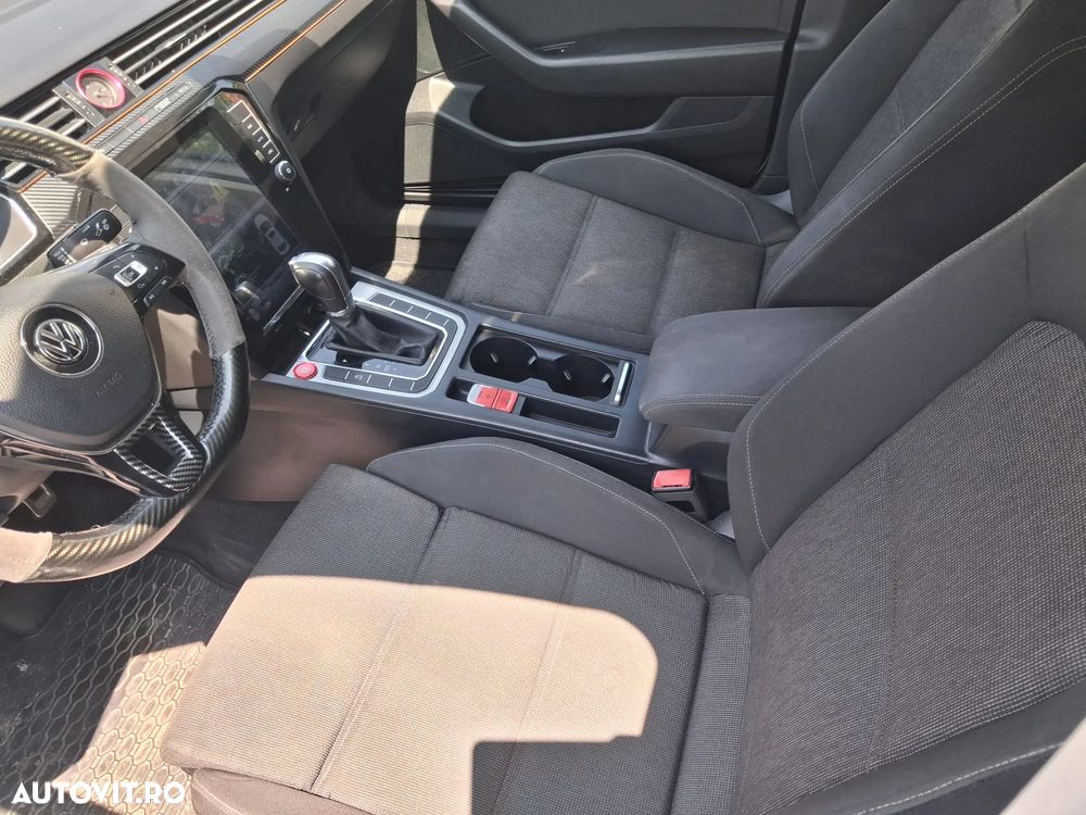 Volkswagen Passat 2.0 TDI DSG Highline - 14