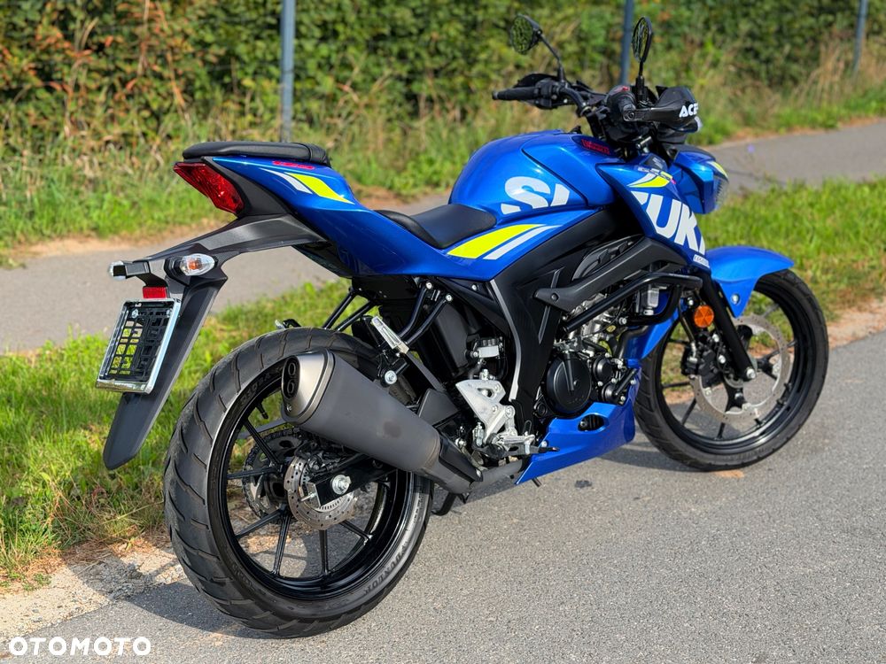 Suzuki GSX - 21