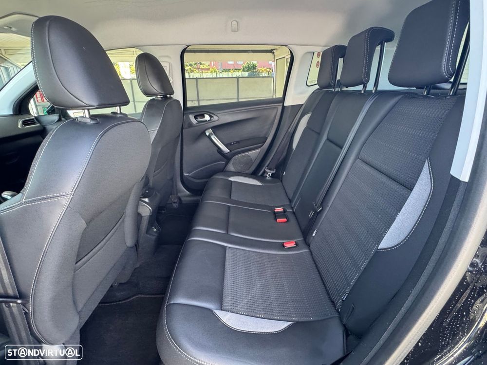 Peugeot 2008 BlueHDi 100 STOP & START Allure - 24
