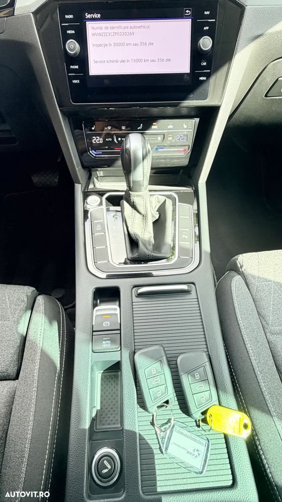 Volkswagen Passat 2.0 TDI DSG Comfortline - 24