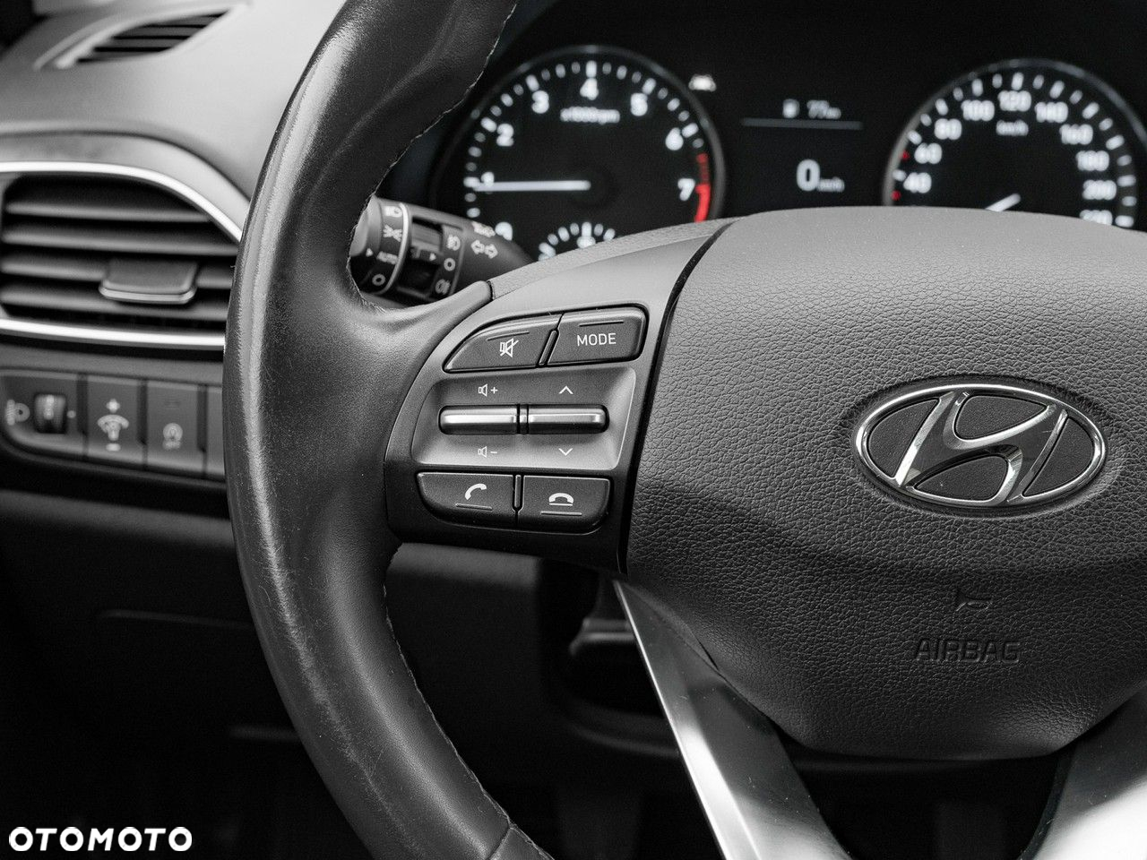 Hyundai i30 1.5 DPI Classic + - 17