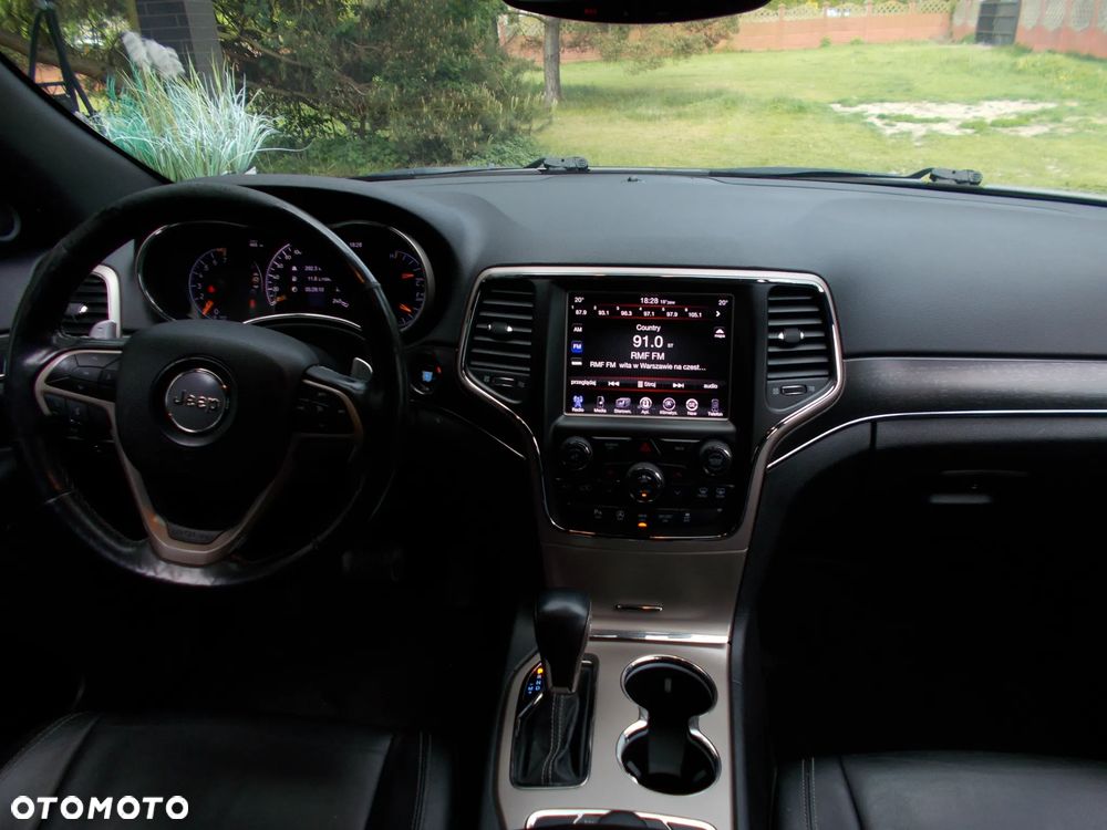 Jeep Grand Cherokee - 19