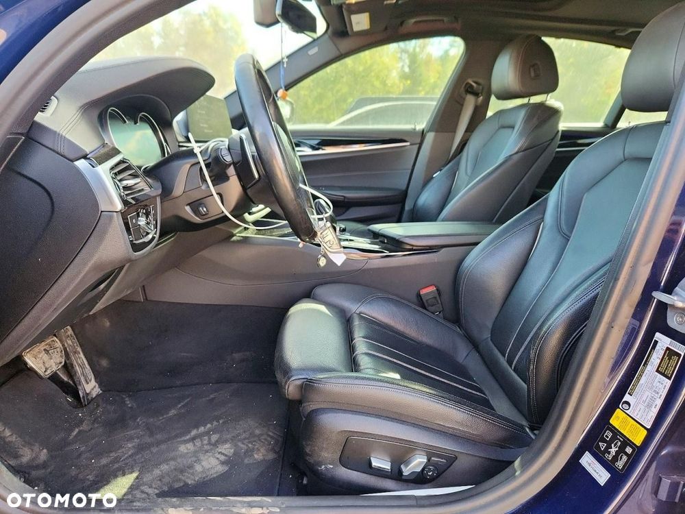 BMW Seria 5 540i xDrive M Sport Edition - 7