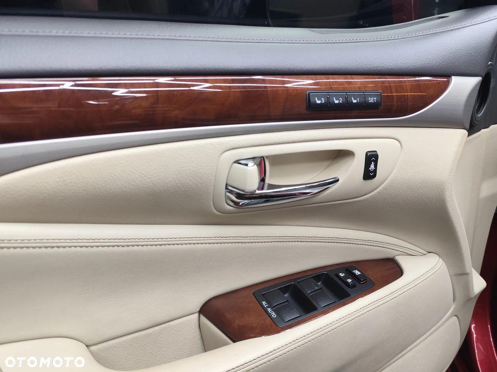 Lexus LS - 24