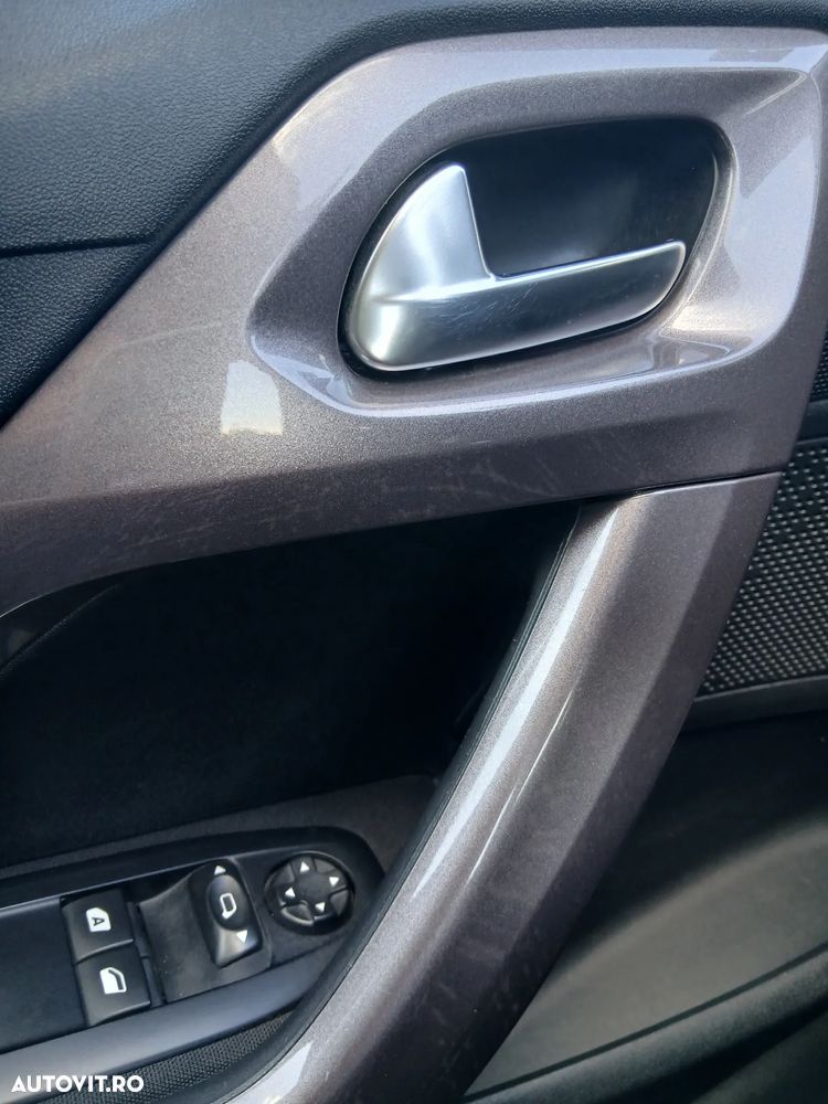 Peugeot 2008 1.2 VTi Allure - 8