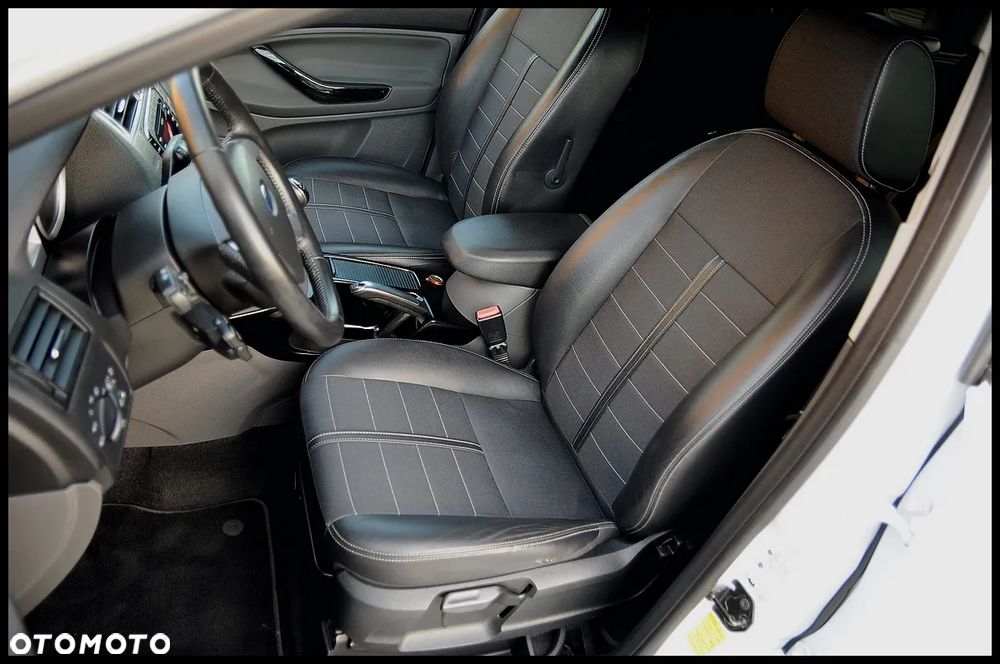 Ford Kuga 2.0 TDCi Titanium - 28