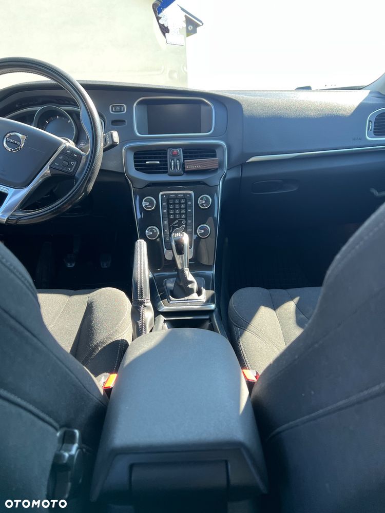 Volvo V40 D2 Kinetic - 9