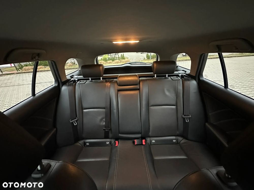 Toyota Avensis 2.0 D-4D Prestige - 11