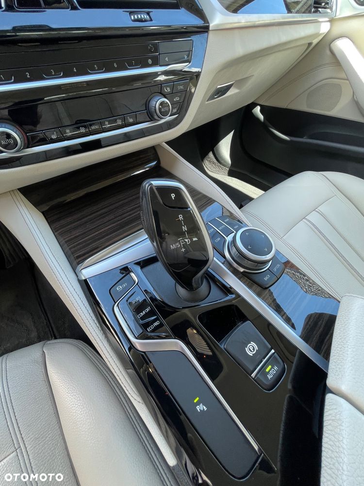 BMW Seria 5 520d xDrive Luxury Line - 12
