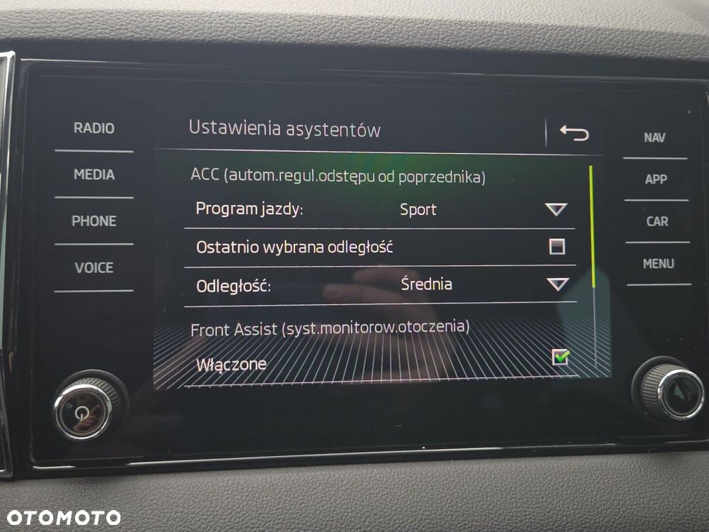 Skoda Karoq 1.6 TDI SCR 4x2 Style DSG - 25