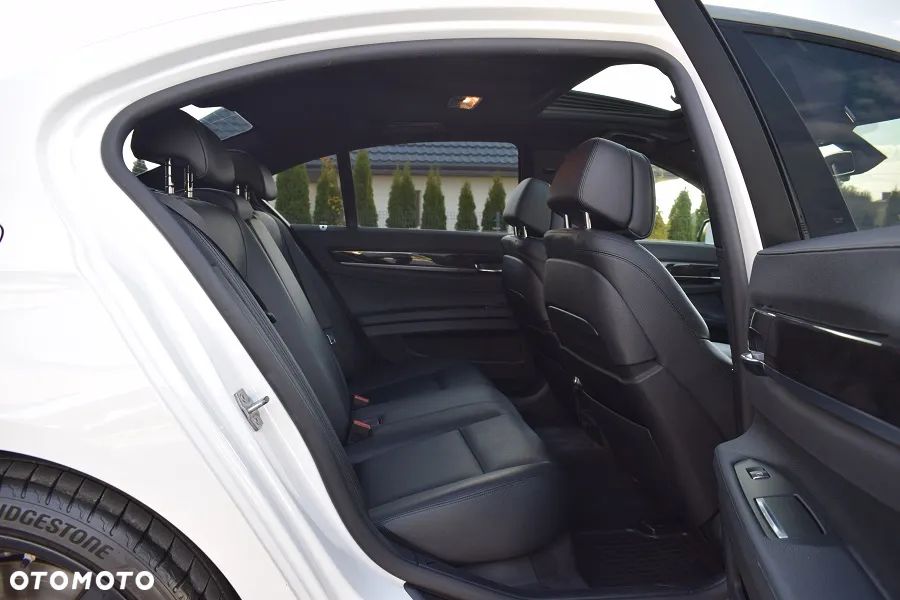 BMW Seria 7 740Li Edition Exclusive - 8