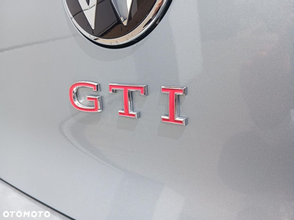 Volkswagen Golf - 13
