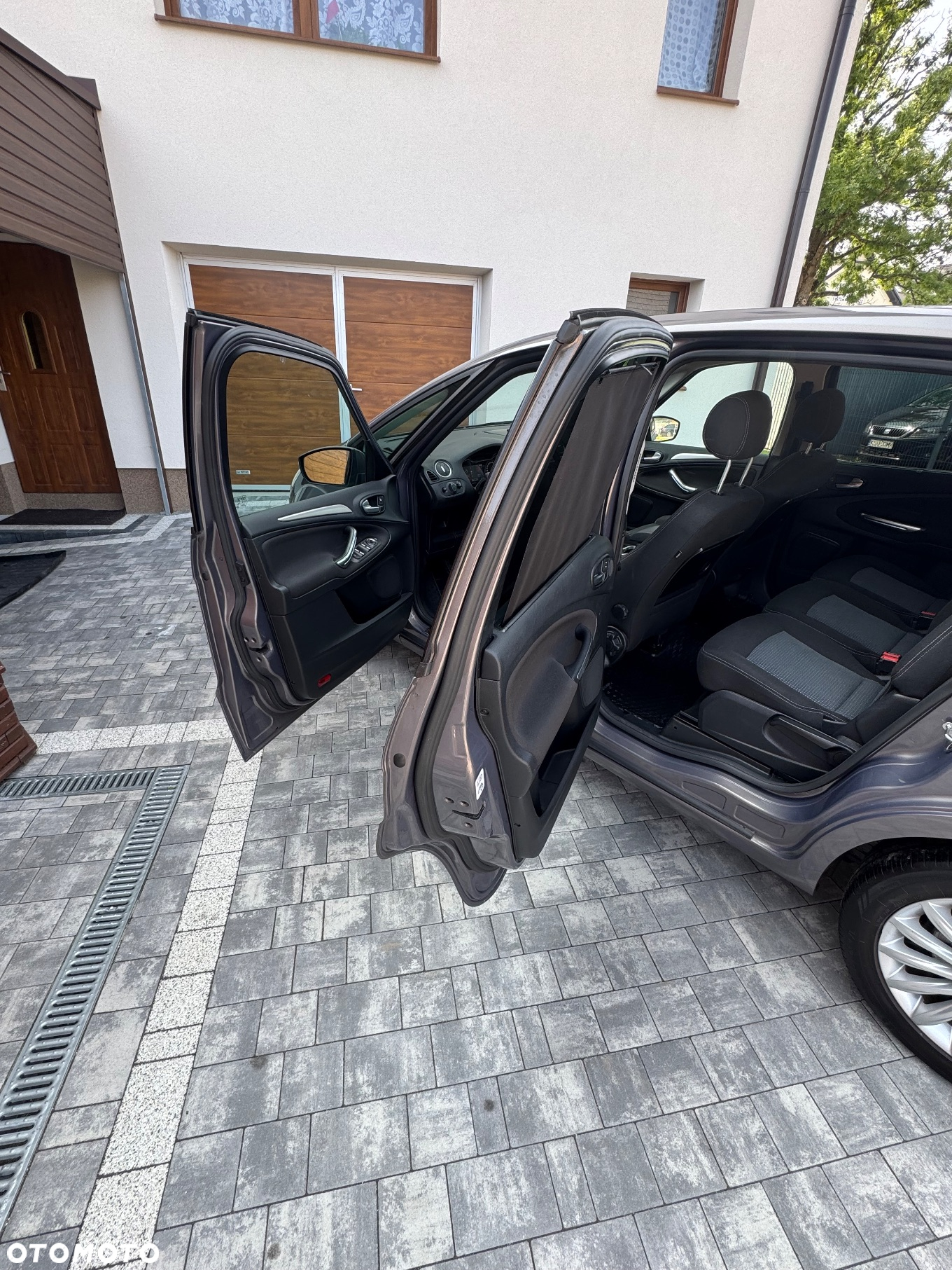 Ford S-Max - 12