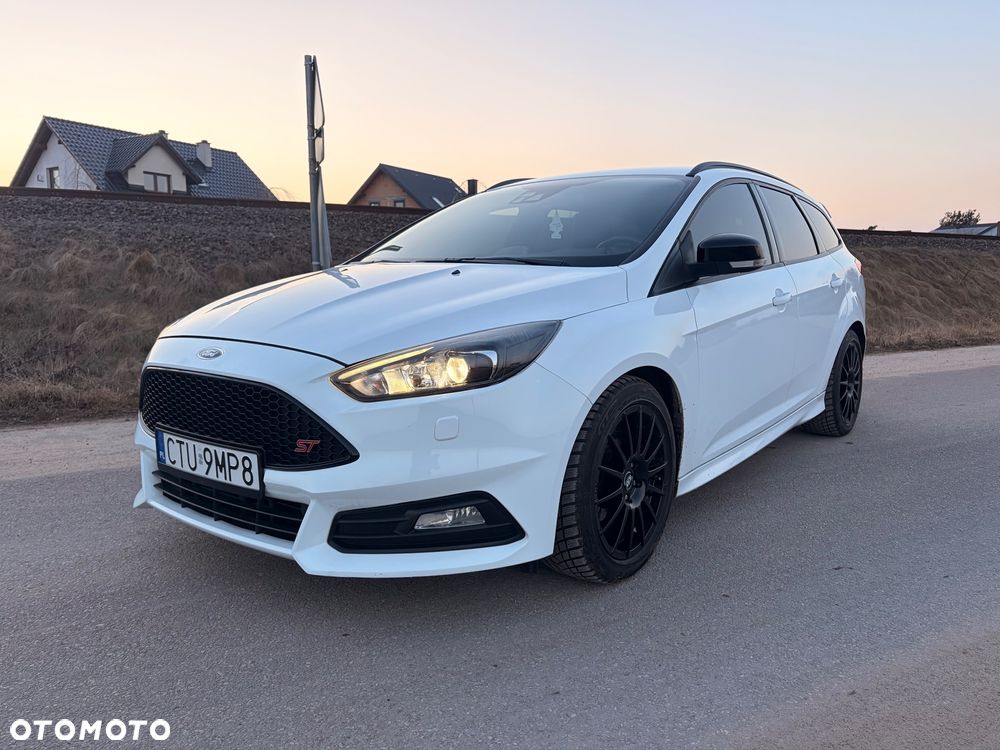 Ford Focus SW 2.0 EcoBoost ST - 24