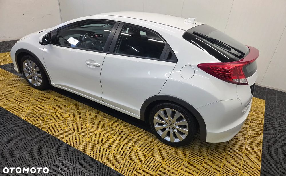 Honda Civic 1.8 Executive NAVI - 3