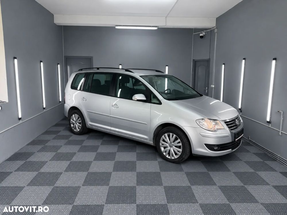 Volkswagen Touran 1.9 TDI Conceptline - 4