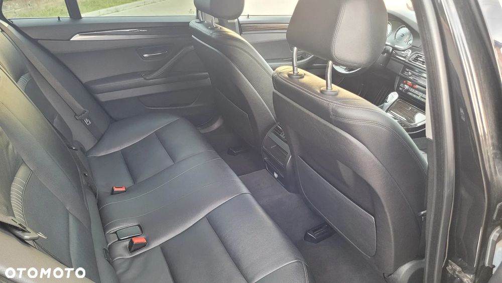 BMW Seria 5 520d Luxury Line - 31