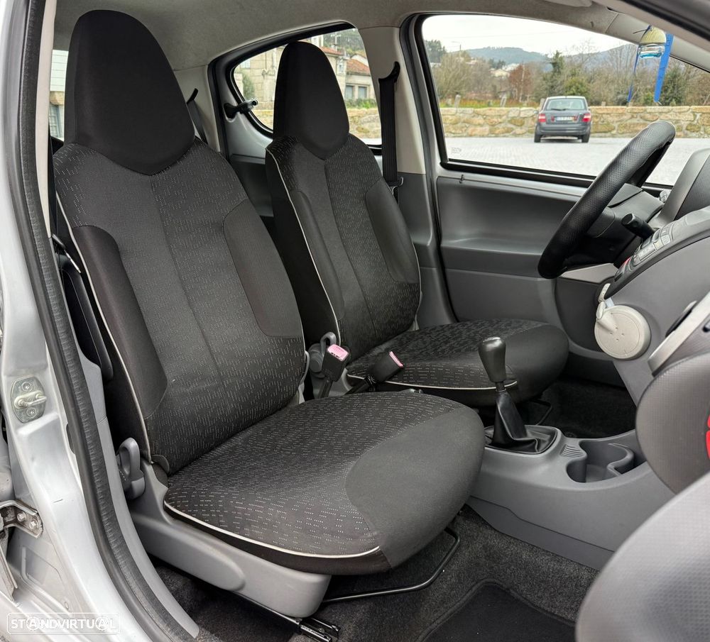 Peugeot 107 1.0 Urban - 17