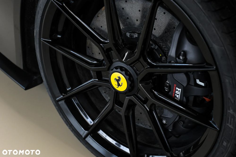 Ferrari F8 Spider Standard - 13