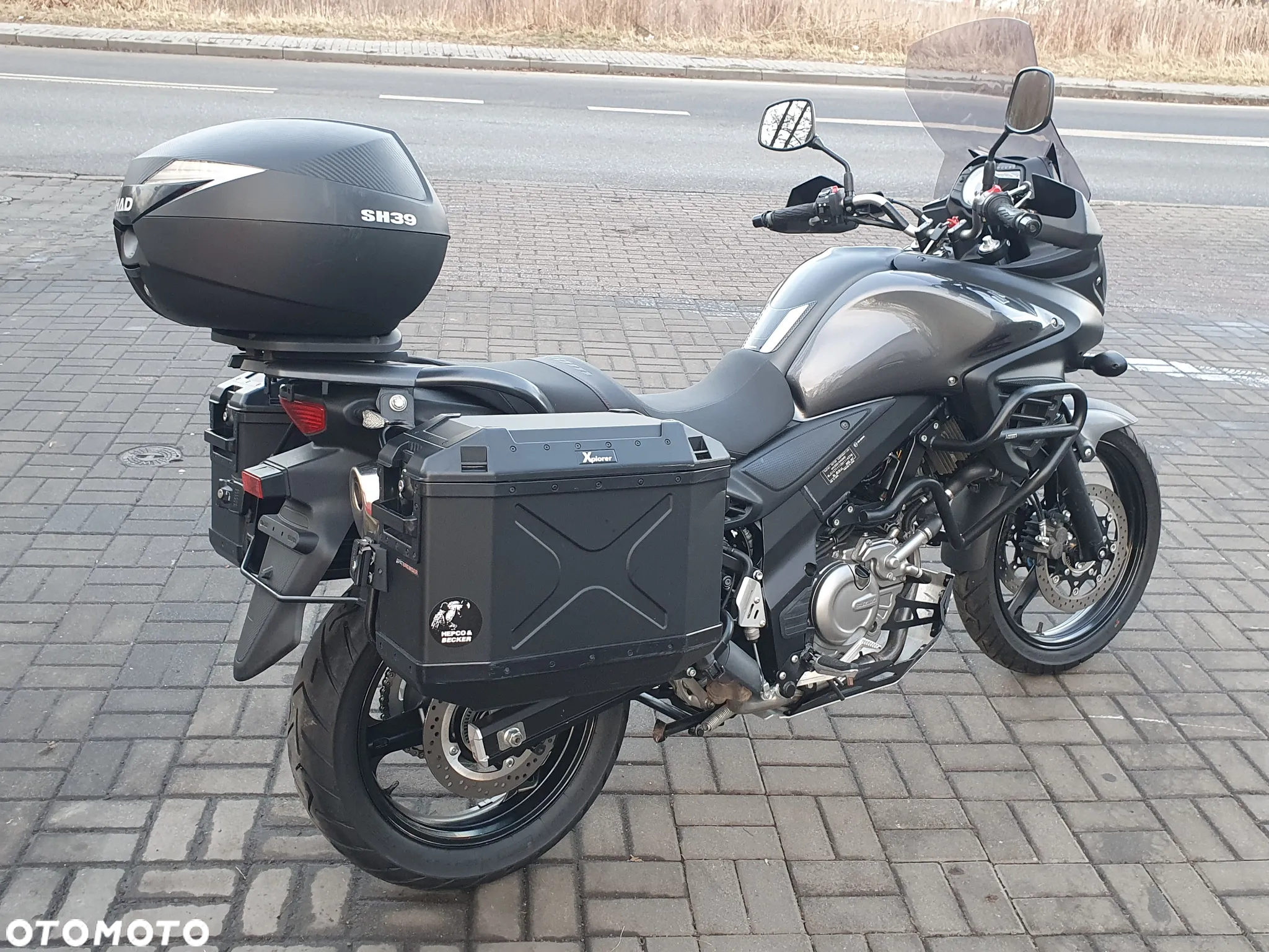 Suzuki V-STROM - 4