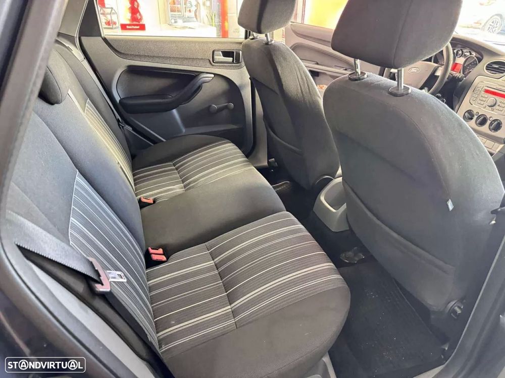 Ford Focus SW 1.6 TDCi Trend - 10