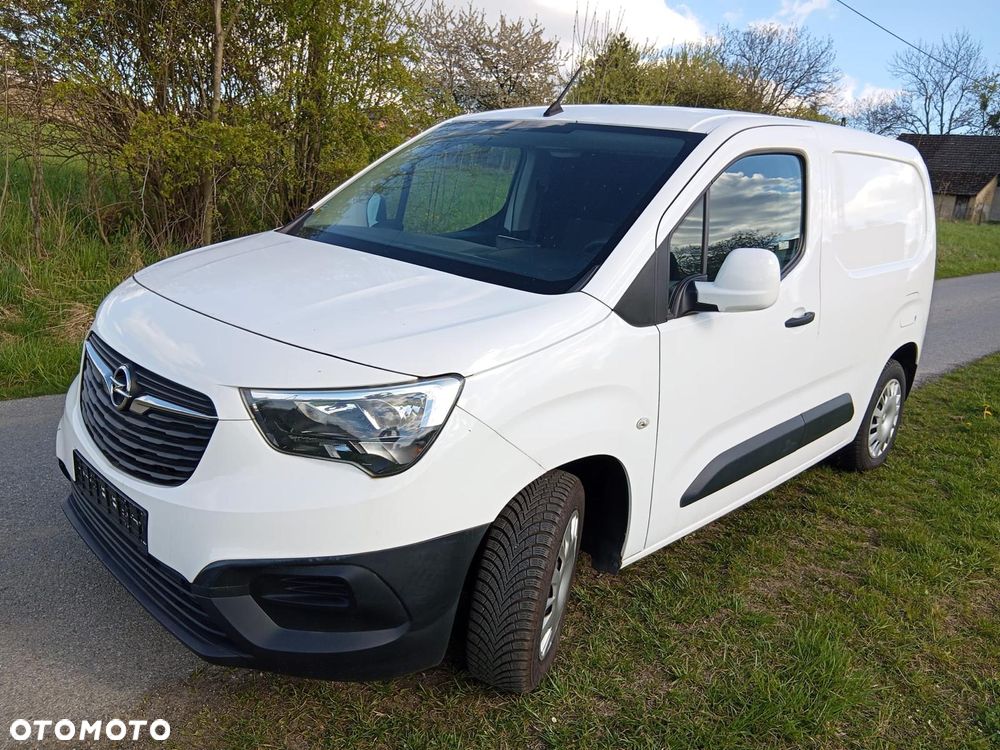 Opel Combo 1.5 CDTI Essentia S&S - 3