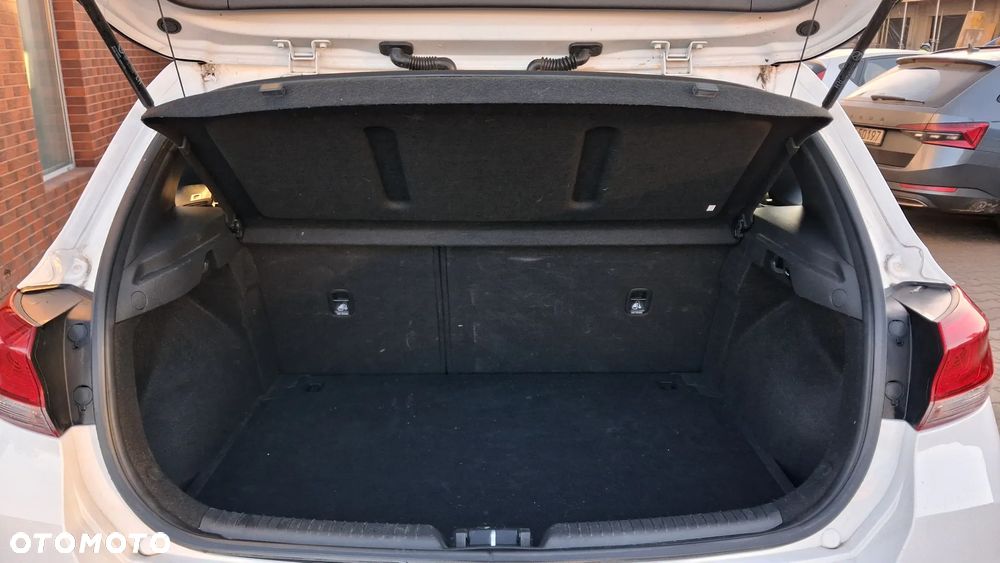 Hyundai i30 1.5 DPI Classic + - 11