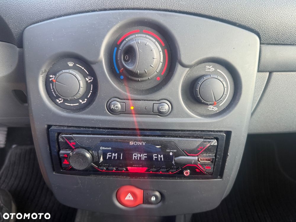 Renault Clio - 23