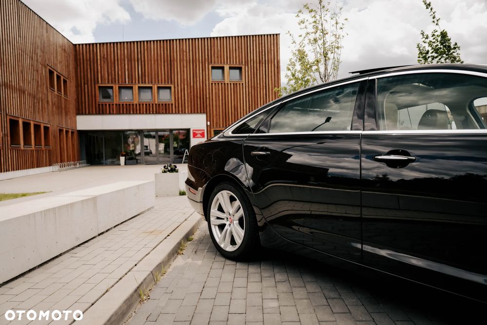 Jaguar XJ 3.0 T LWB AWD Portfolio - 34