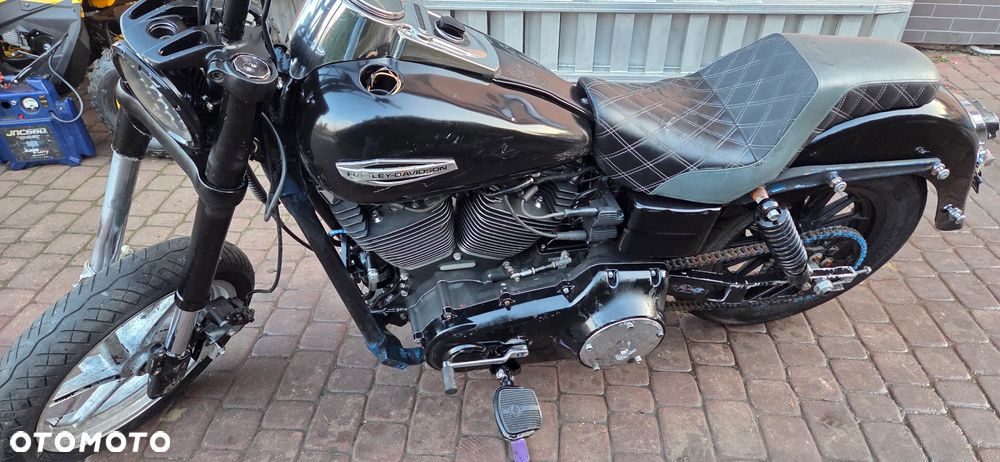 Harley-Davidson Dyna Street Bob - 14
