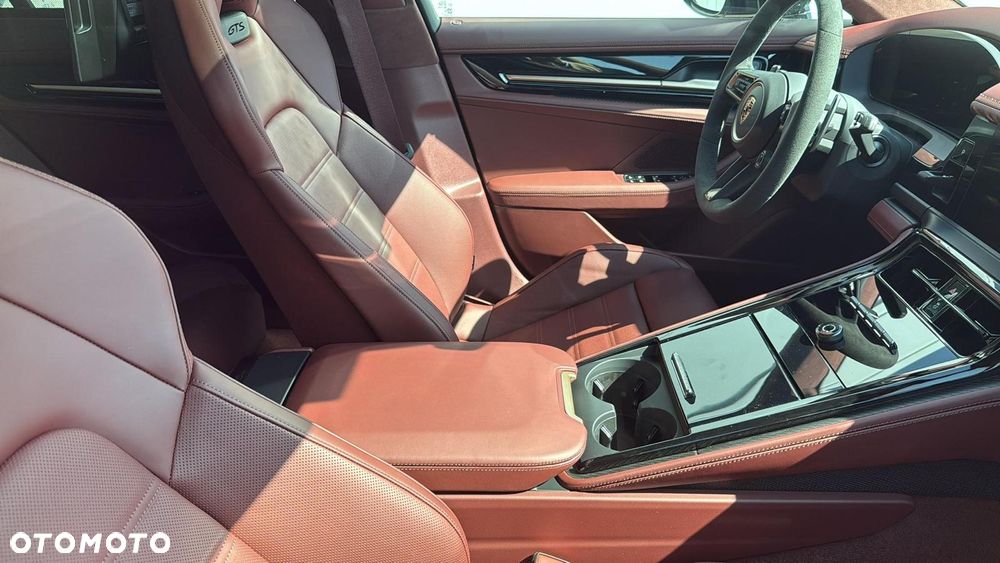 Porsche Panamera - 4