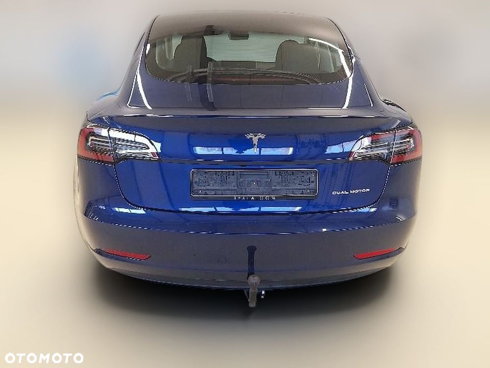 Tesla Model 3 - 11
