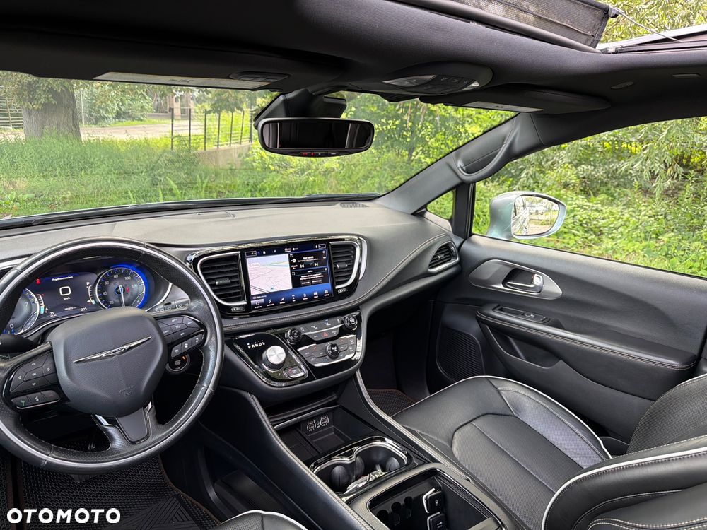 Chrysler Pacifica - 8