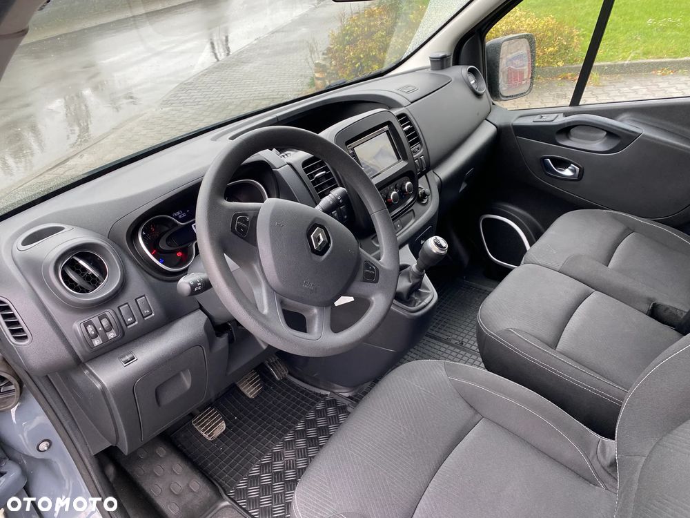 Renault Trafic 2.0 Doka 6 Osobowa Rejestracja 11.2021r Samochód Ciężarowy - 17