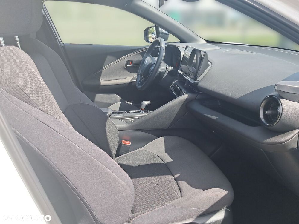 Toyota C-HR - 11