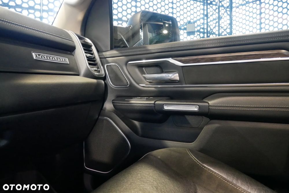 RAM 1500 Crew Cab Laramie - 25