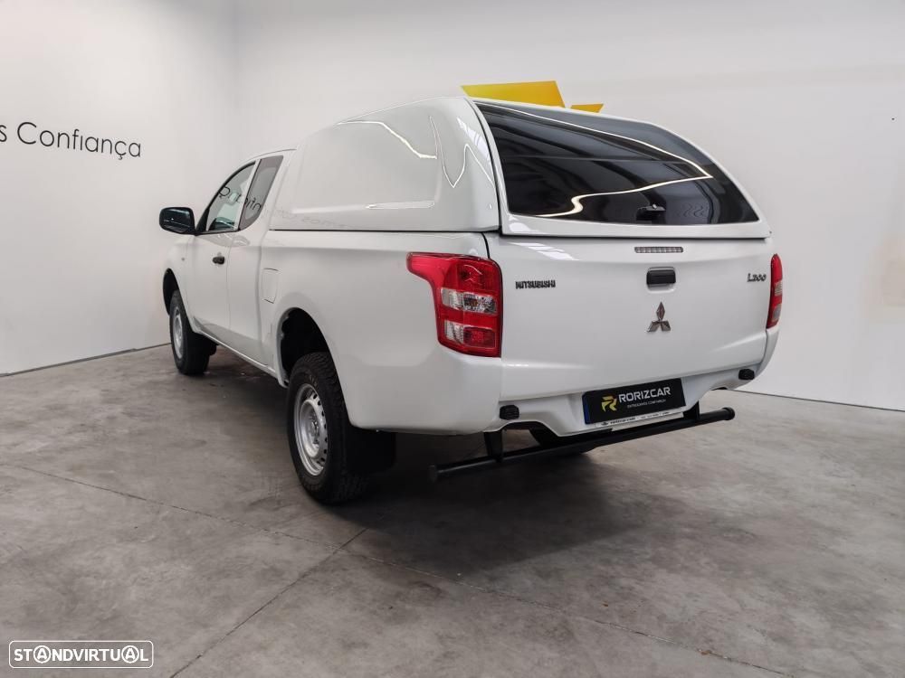Mitsubishi L200 2.4 DI-D Club Invite Strakar Look CC 4WD - 6