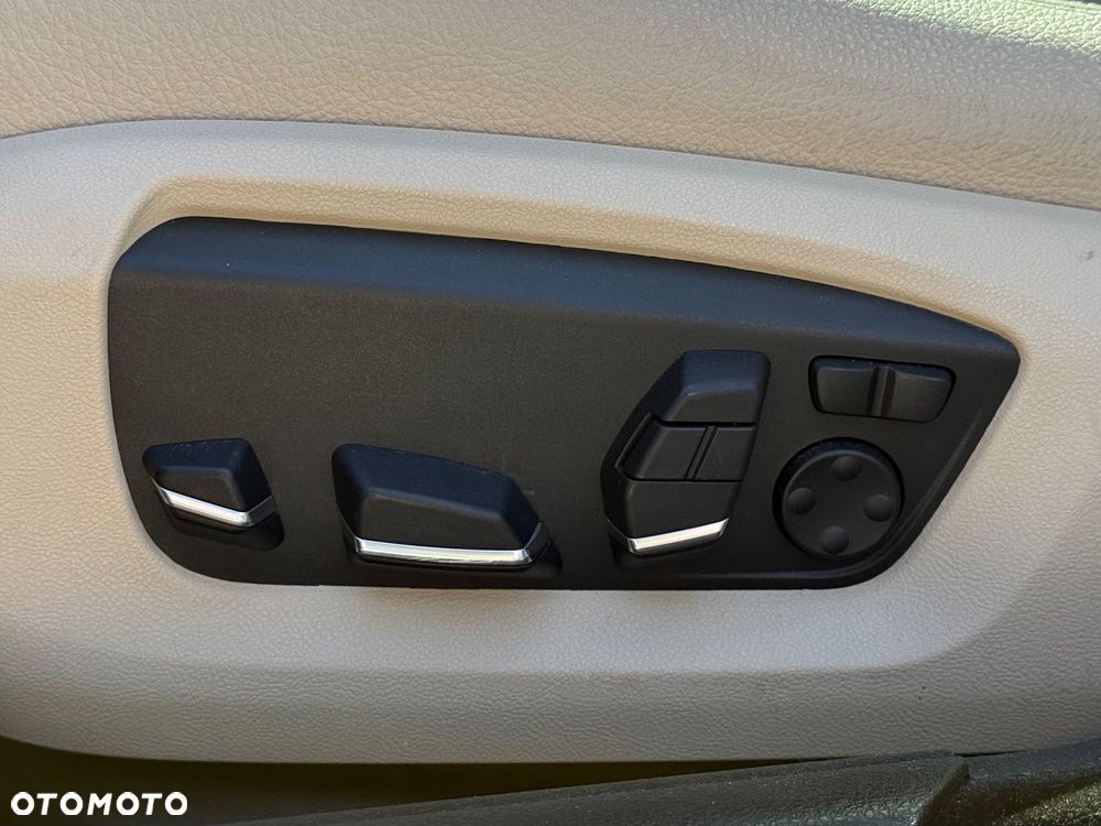 BMW Seria 5 530d xDrive Sport-Aut Luxury Line - 11