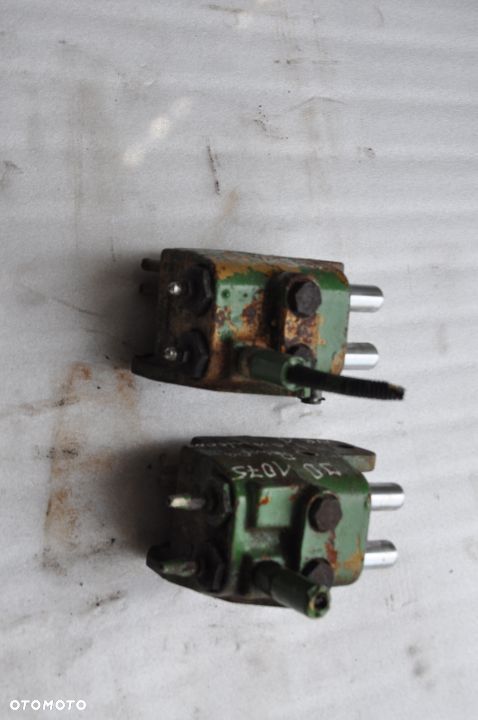 POMPA HAMULCOWA JOHN DEERE 1075 NR R54878 / R54879 - 2