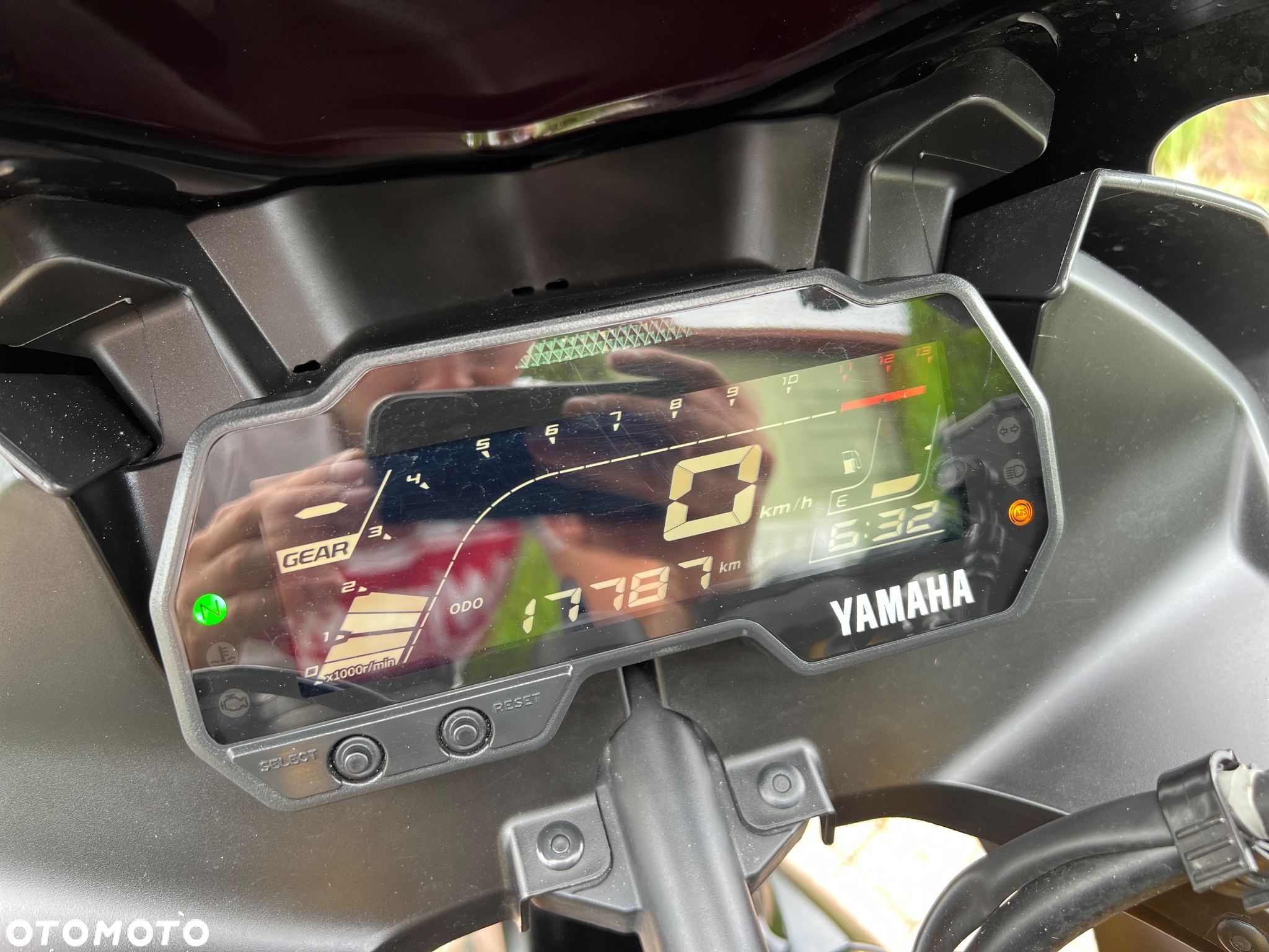 Yamaha YZF - 33