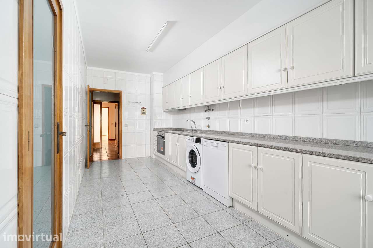 Apartamento T3 para venda na Rua Germão Galharde - São Victor, Braga - Grande imagem: 4/20