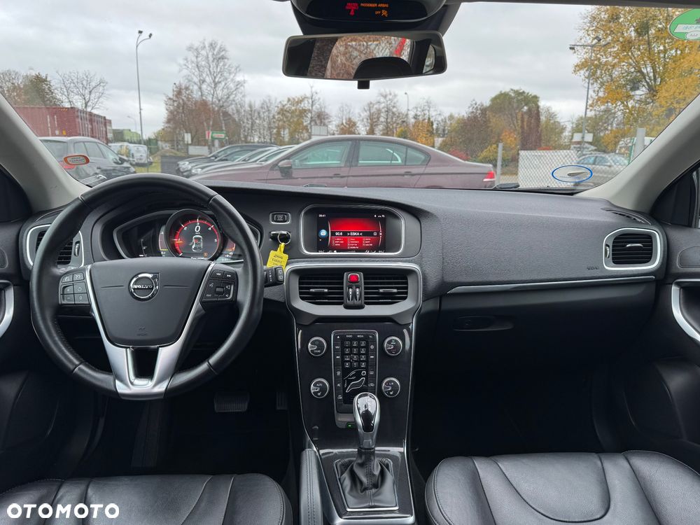 Volvo V40 D3 Geartronic Momentum - 32