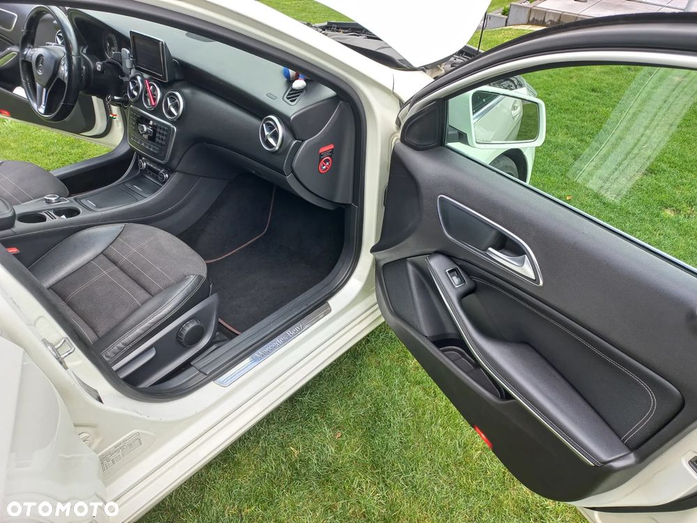 Mercedes-Benz Klasa A 180 CDI (BlueEFFICIENCY) 7G-DCT - 14